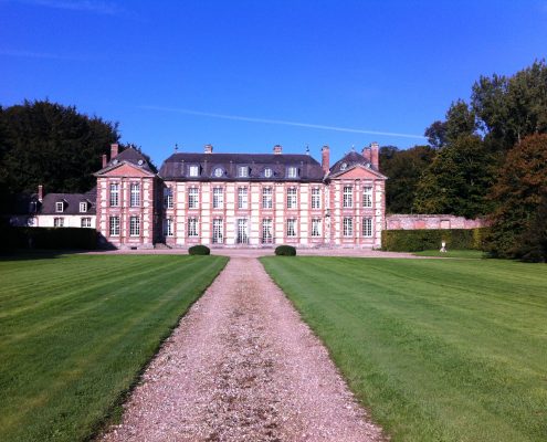 Cour d'Honnneur Château et jardins de Bretteville DR